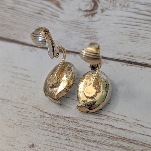 Vintage Clip On Earrings - Cream Oval with Swish Halo - Fair Condition - Picture 8 of 8